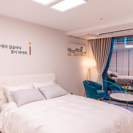Aparthotel Lotte Castle Marina Yeosu Zewnętrze zdjęcie